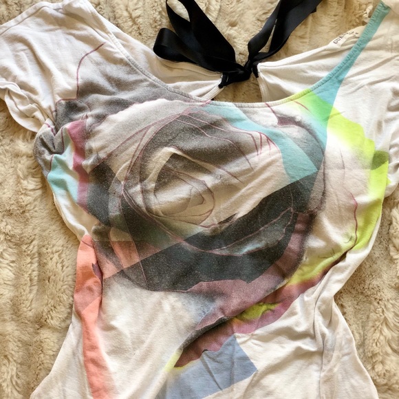 Gorgeous floral Guess shirt with bow - Picture 5 of 7